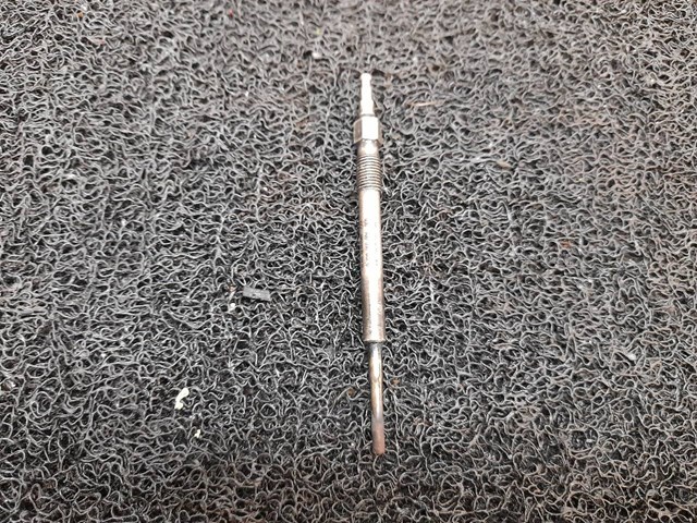 Świeca żarowa 0100266004 VAG