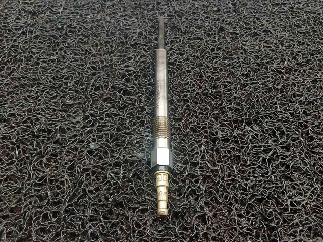 Świeca żarowa 0100266004 VAG