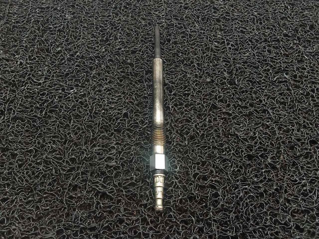 Świeca żarowa 0100266004 VAG