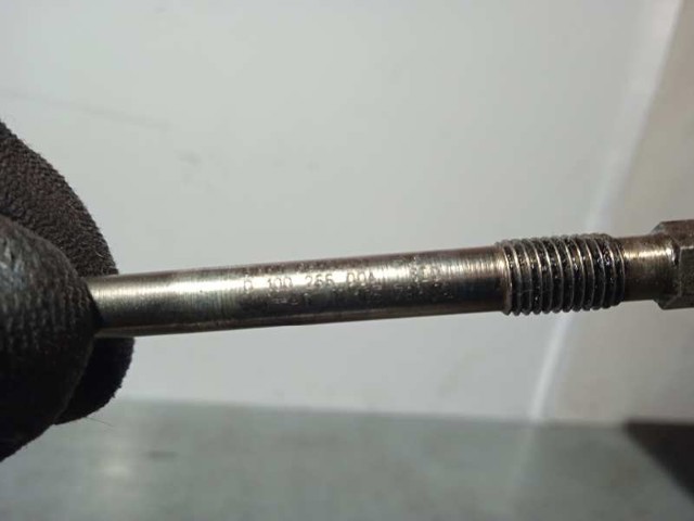 Świeca żarowa 0100266004 VAG