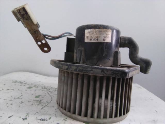 Silniczek wentylatora nagrzewnicy (ogrzewacza wnętrza) 0130111153 NISSAN