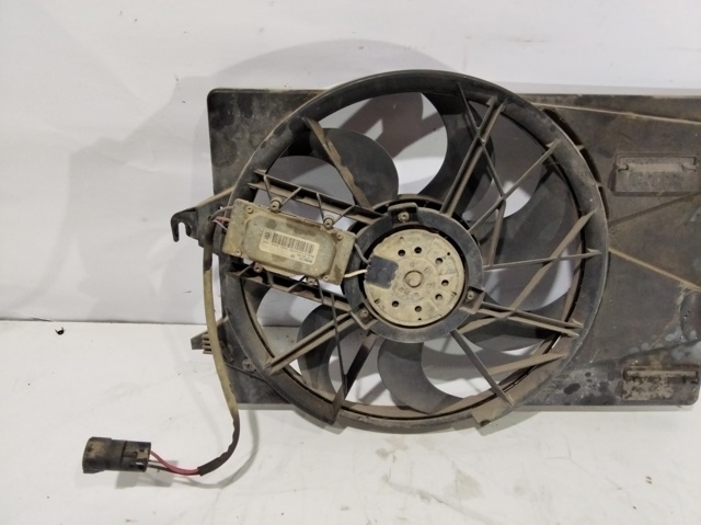 Dyfuzor chłodnicy, w komplecie z silnikiem i wirnikiem 0130303923 FORD