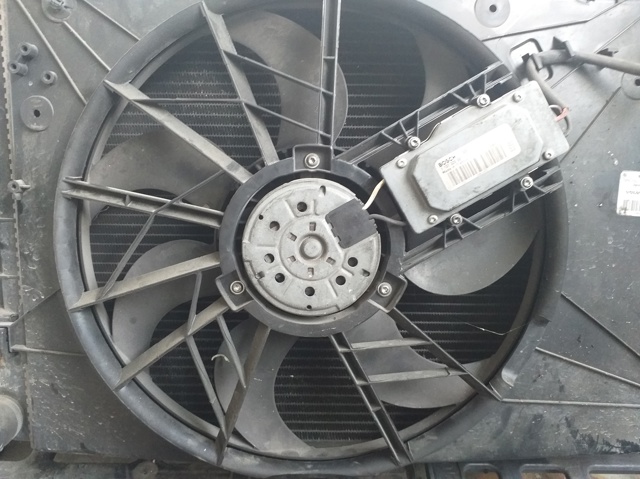 Dyfuzor chłodnicy, w komplecie z silnikiem i wirnikiem 0130303947 VOLVO