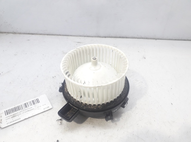 Silniczek wentylatora nagrzewnicy (ogrzewacza wnętrza) 0130309503 OPEL