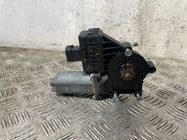 Mechanizm podnoszenia szyby drzwi przednich prawych 0130821455 OPEL
