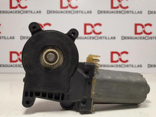 Mechanizm podnoszenia szyby drzwi przednich prawych 0130821672 MERCEDES