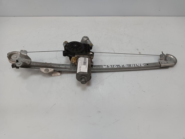 Mechanizm podnoszenia szyby drzwi przednich prawych 0130821672 MERCEDES
