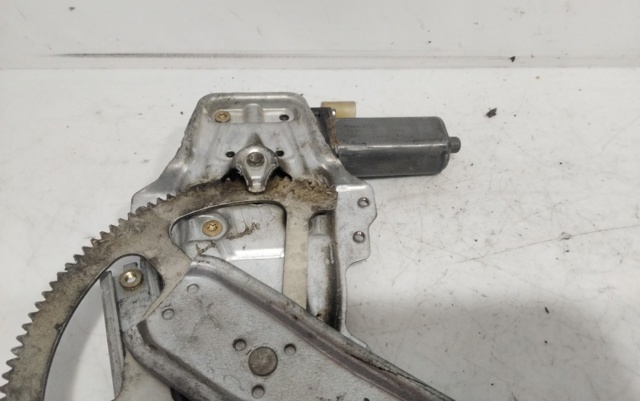 Mechanizm podnoszenia szyby drzwi przednich lewych 0130822018 TOYOTA