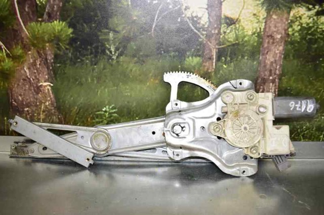 Mechanizm podnoszenia szyby drzwi tylnych prawych 0130822031 TOYOTA