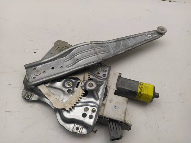 Mechanizm podnoszenia szyby drzwi przednich prawych 0130822032 TOYOTA