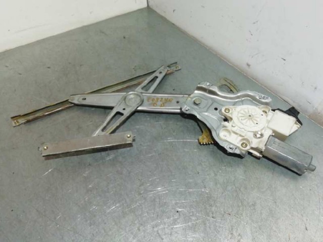Mechanizm podnoszenia szyby drzwi przednich prawych 0130822032 TOYOTA