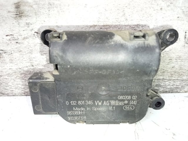 Silniczek klapy nagrzewnicy 0132801345 VAG