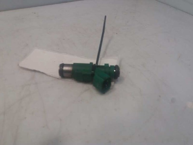 Wtryskiwacz paliwa 01F023 PEUGEOT