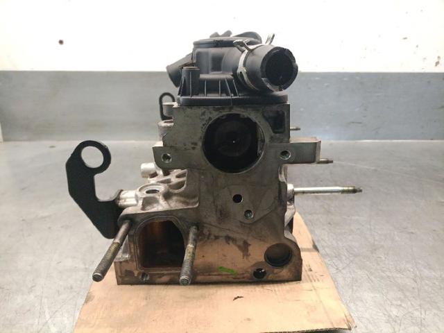 Głowica cylindrów Peugeot 806 221