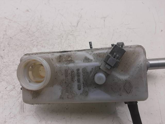 Główny cylinder hamulców 0204051558 RENAULT