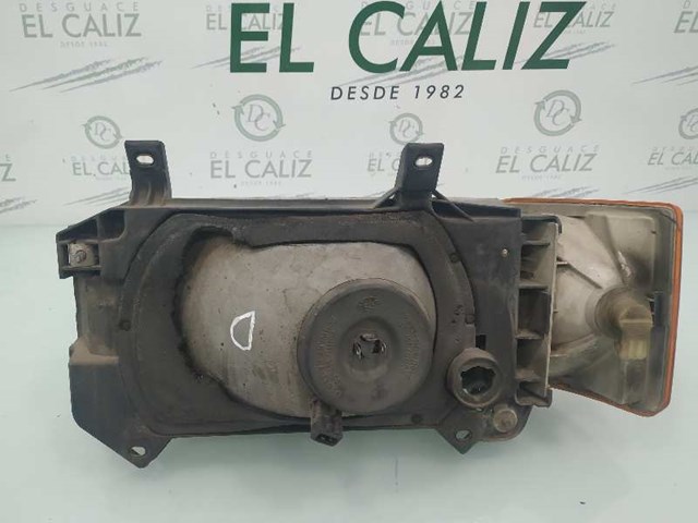 Reflektor prawy 0244438R20 VAG