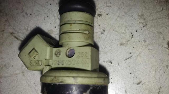 Wtryskiwacz paliwa BMW 5 E34