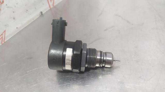 Regulator ciśnienia paliwa w listwie paliwowej 0281002507 HYUNDAI