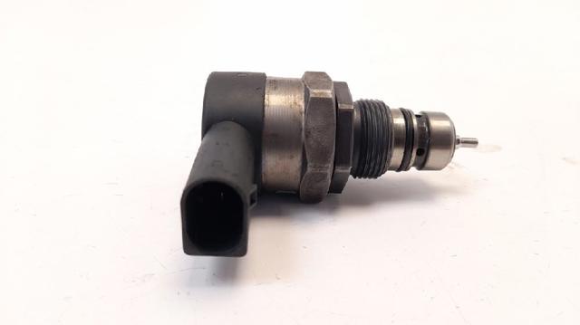Regulator ciśnienia paliwa w listwie paliwowej 0281002738 BMW