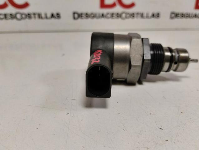 Regulator ciśnienia paliwa w listwie paliwowej BMW X3 F25