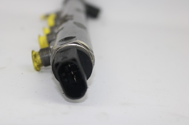 Regulator ciśnienia paliwa w listwie paliwowej BMW X3 F25