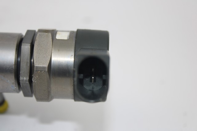 Regulator ciśnienia paliwa w listwie paliwowej BMW X3 F25