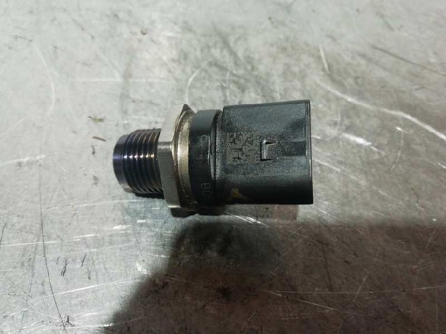 Czujnik ciśnienia paliwa 0281002988 BMW