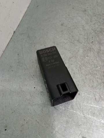 Przekaźnik świec żarowych 0281003038 VAG