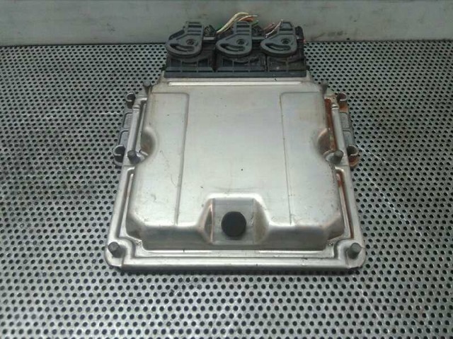 Sterownik silnika 0281010633 OPEL