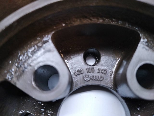 028105243T VAG
