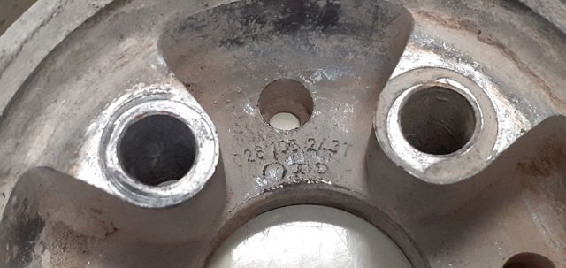 Koło pasowe wału korbowego 028105243T VAG