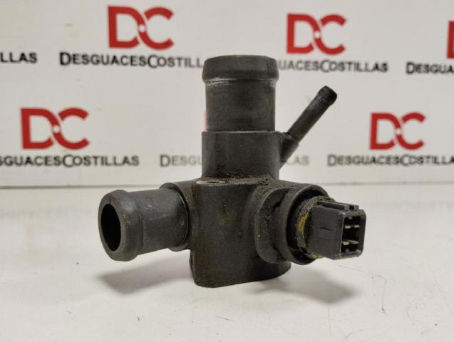 Kołnierz układu chłodzenia (trójnik) 028121132A VAG