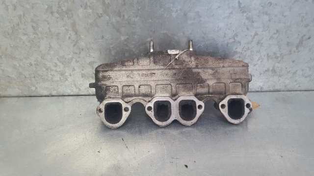 Kolektor ssący Audi 80 8C2