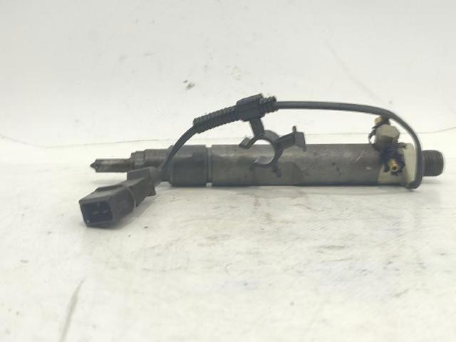 Wtryskiwacz paliwa 028130201S VAG