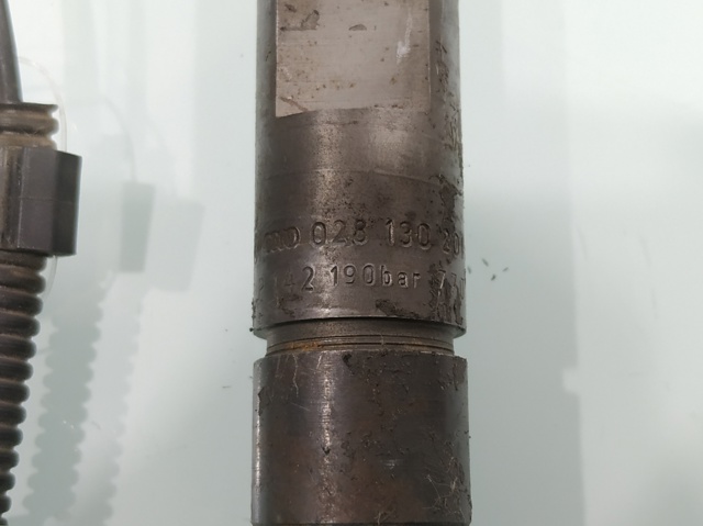 Wtryskiwacz paliwa 028130201S VAG