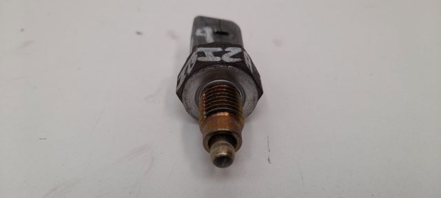 Czujnik włączania światła cofania 02T945415A VAG