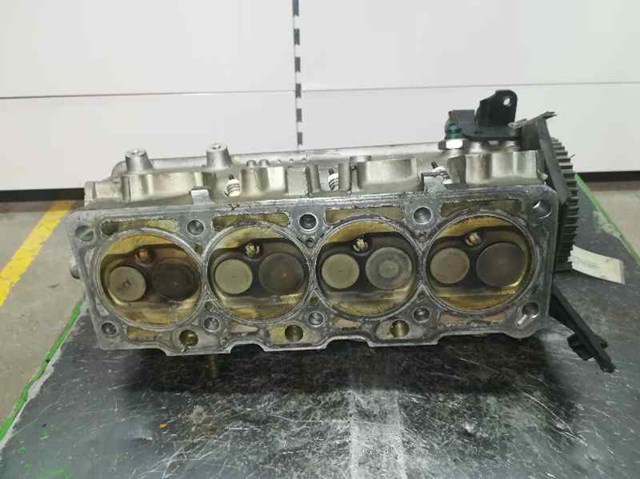 Głowica cylindra Volkswagen Vento