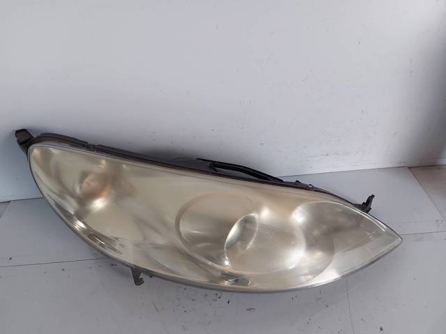 Reflektor prawy 0301213274 PEUGEOT