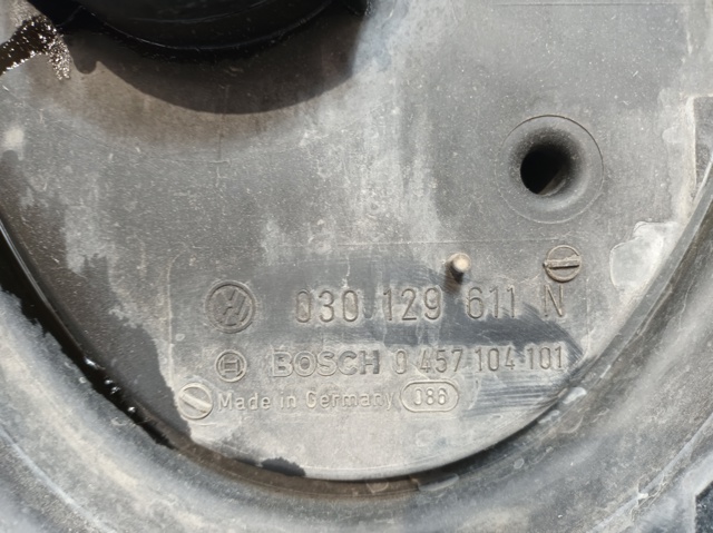 Kupić Obudowa filtra powietrza Volkswagen Golf III 1H1 w dobrej cenie