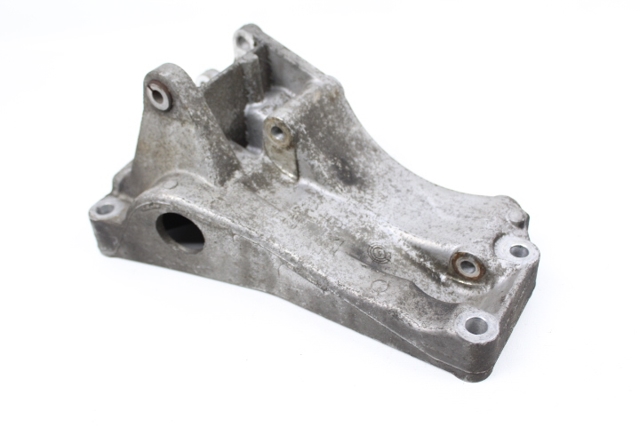 Wspornik alternatora 030145169H VAG