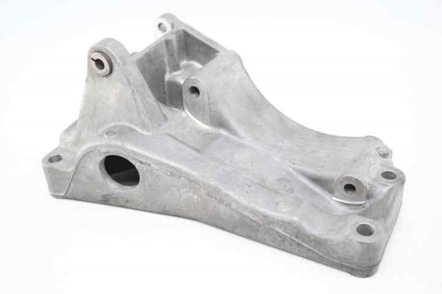 Wspornik alternatora 030145169H VAG