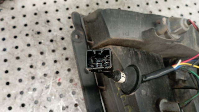 Lampa zespolona tylna prawa 0311000732 GM