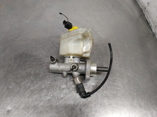 Zbiorniczek głównego cylindra hamulcowego (płynu hamulcowego) do Volkswagen Touareg 7LA, 7L6, 7L7