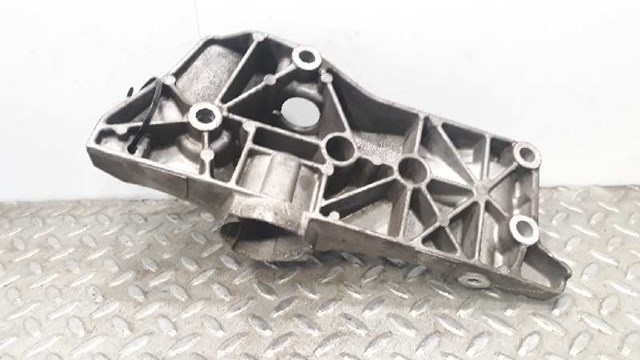 Wspornik alternatora Audi A2 8Z0