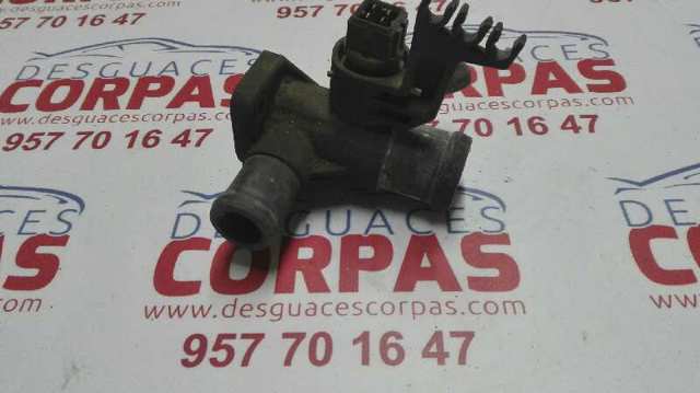 Kołnierz układu chłodzenia (trójnik) 037121133E VAG