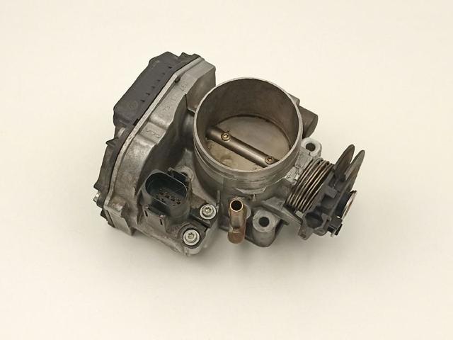 Przepustnica, komplet 037133064D VAG