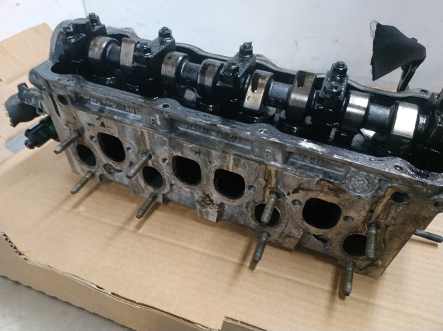 Głowica cylindrów 038103373E VAG