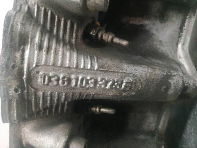 Głowica cylindrów 038103373E VAG