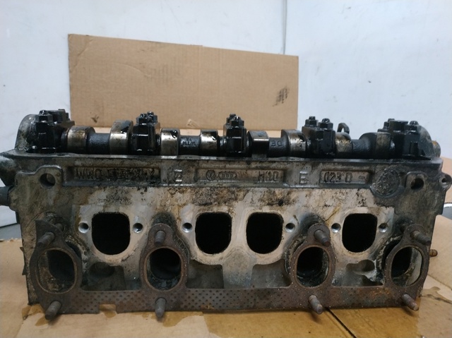 Głowica cylindrów 038103373E VAG