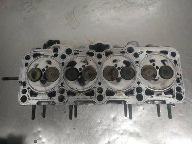 Głowica cylindrów 038103373E VAG